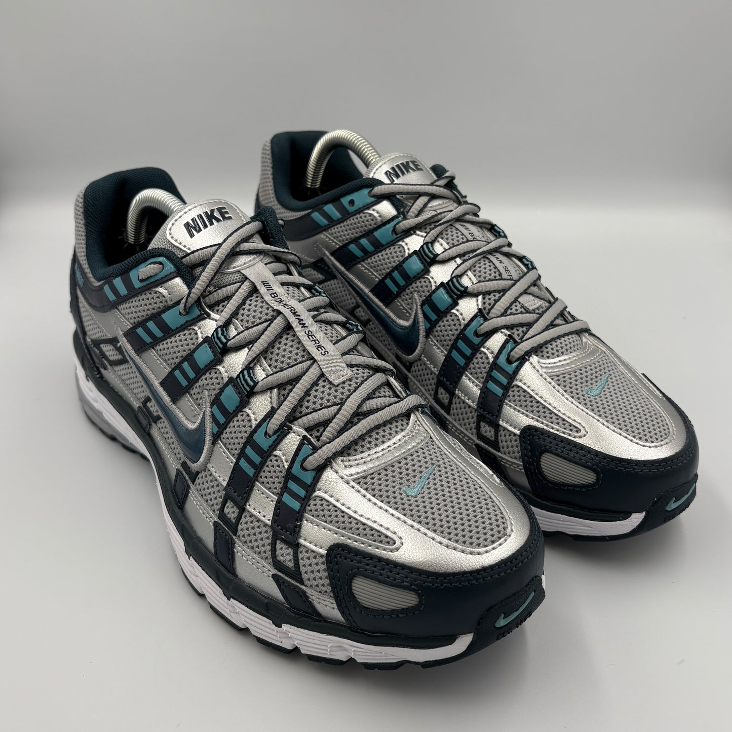 Nike “Armoury Navy/Metallic Silver” P 6000