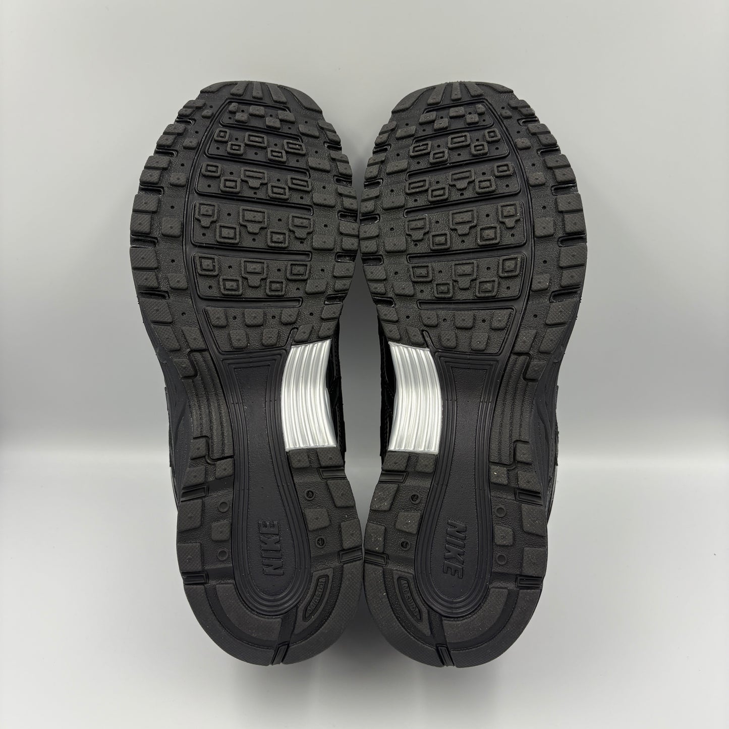 Nike “Off Noir” P 6000