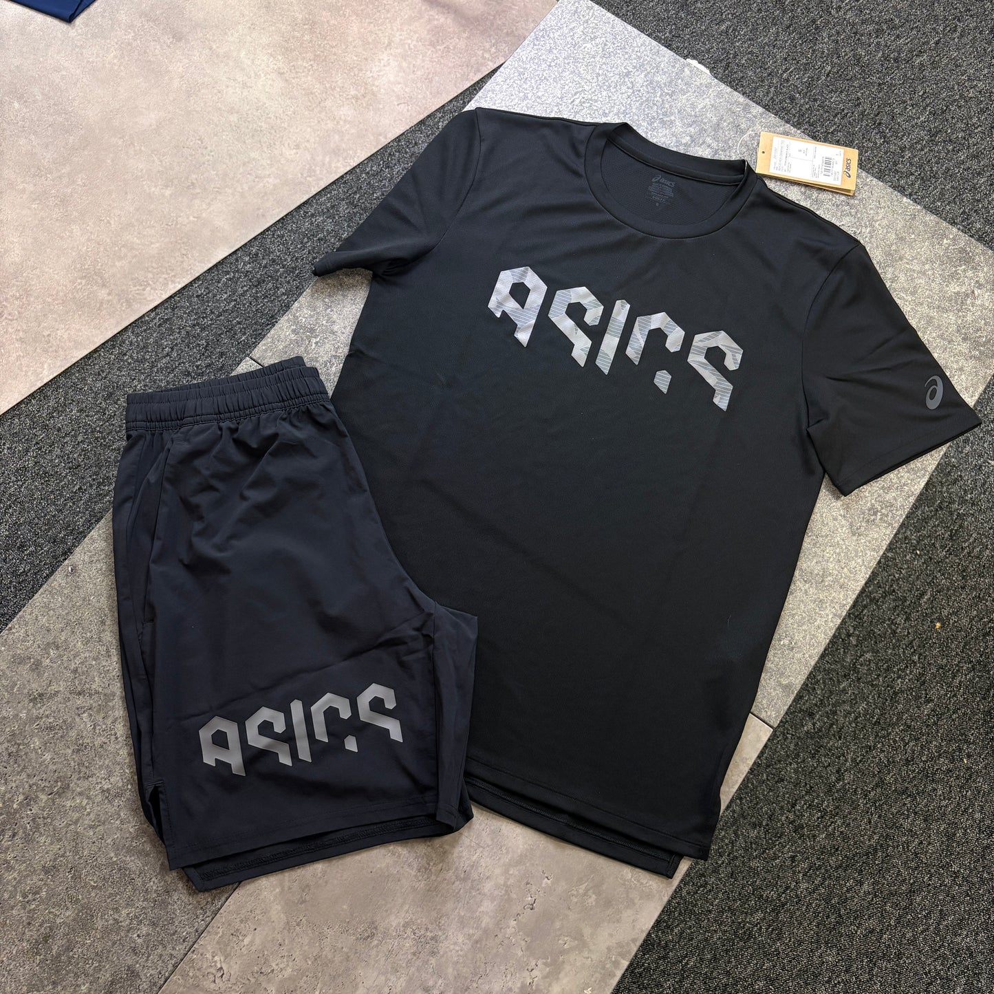 Asics “Hex” Logo Graphic Set