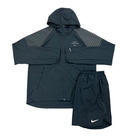 Nike “reflective” Run Division Set