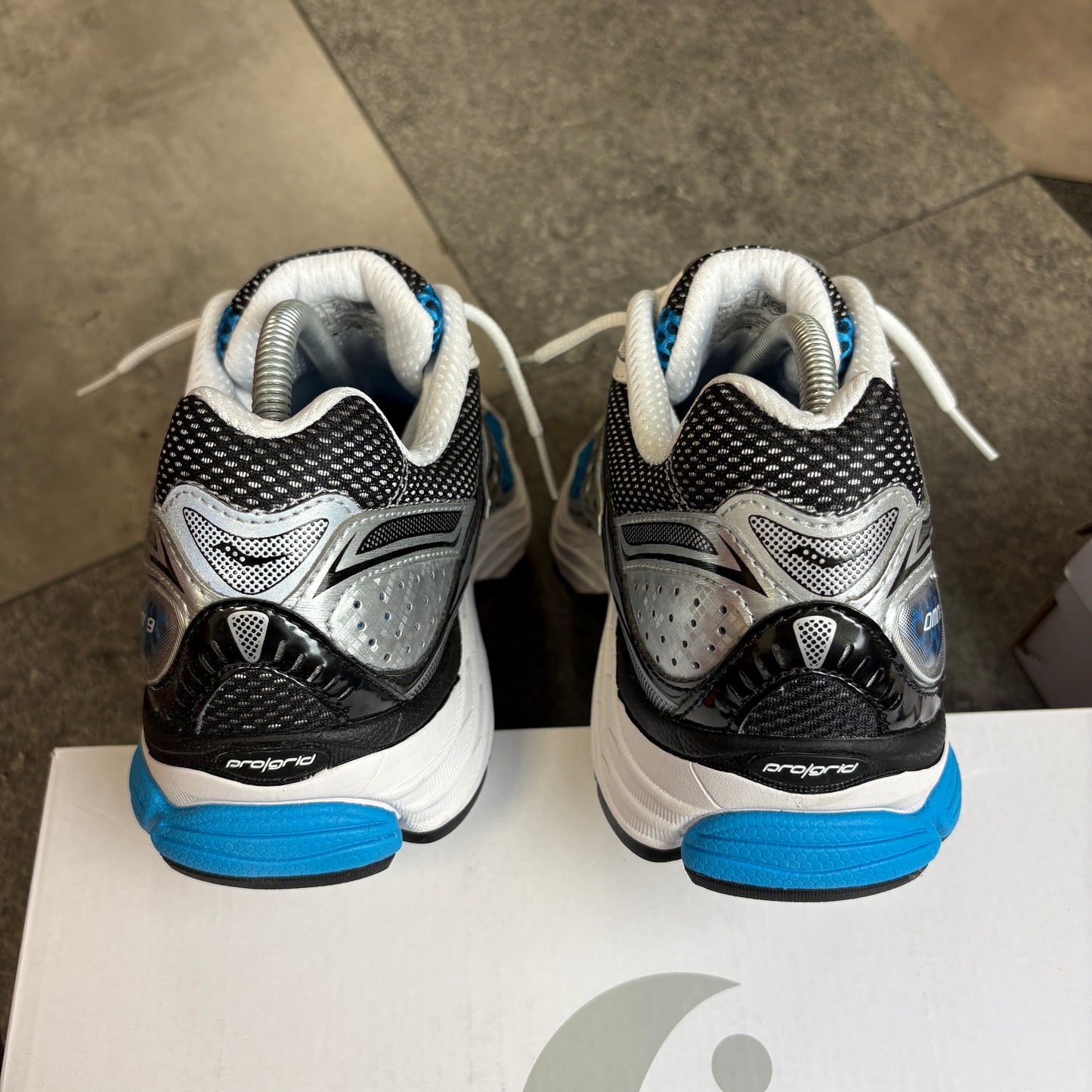 Saucony ProGrid Omni 9 “Royal Blue / Silver”