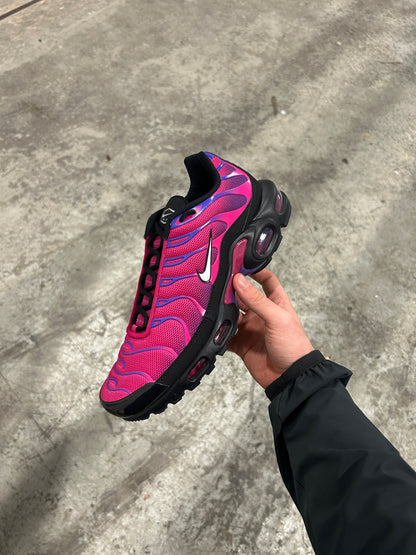 Nike TN “Fireberries”