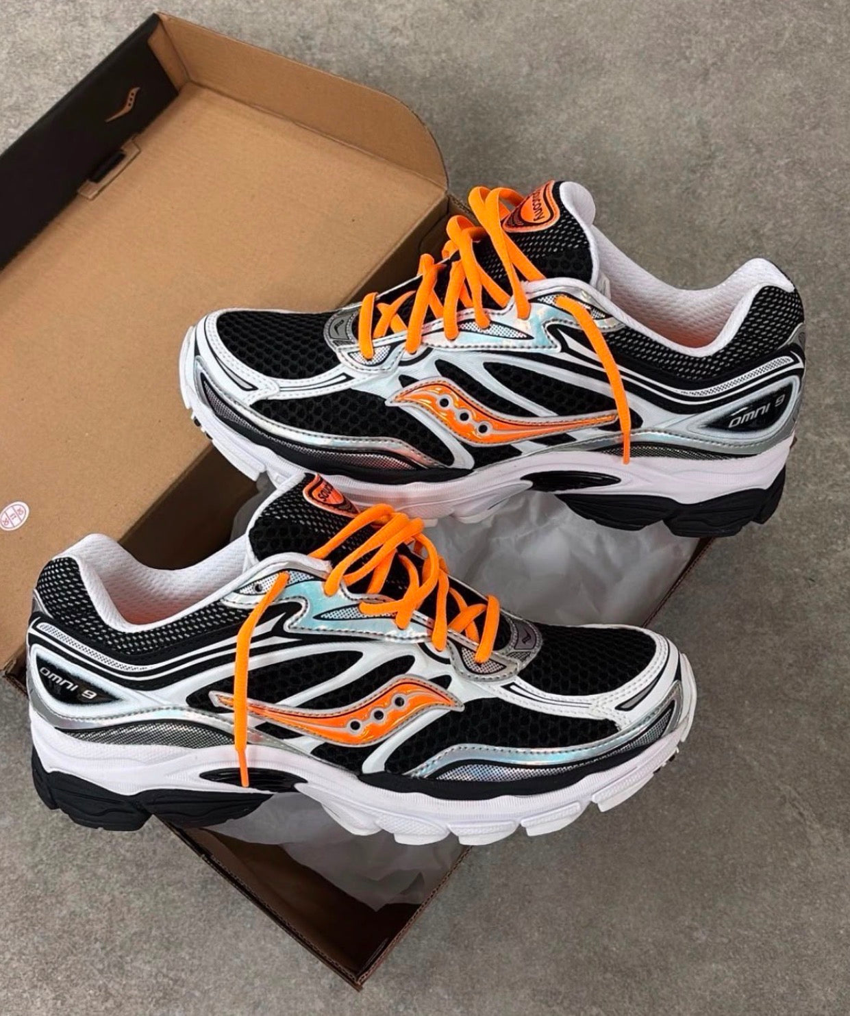 Saucony ProGrid Omni 9 “Black / Orange”