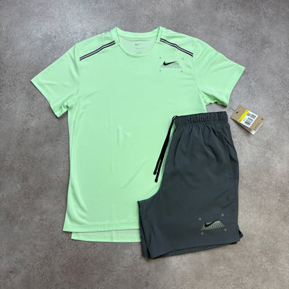 Nike “Vapour Green Sphere” Miler Set