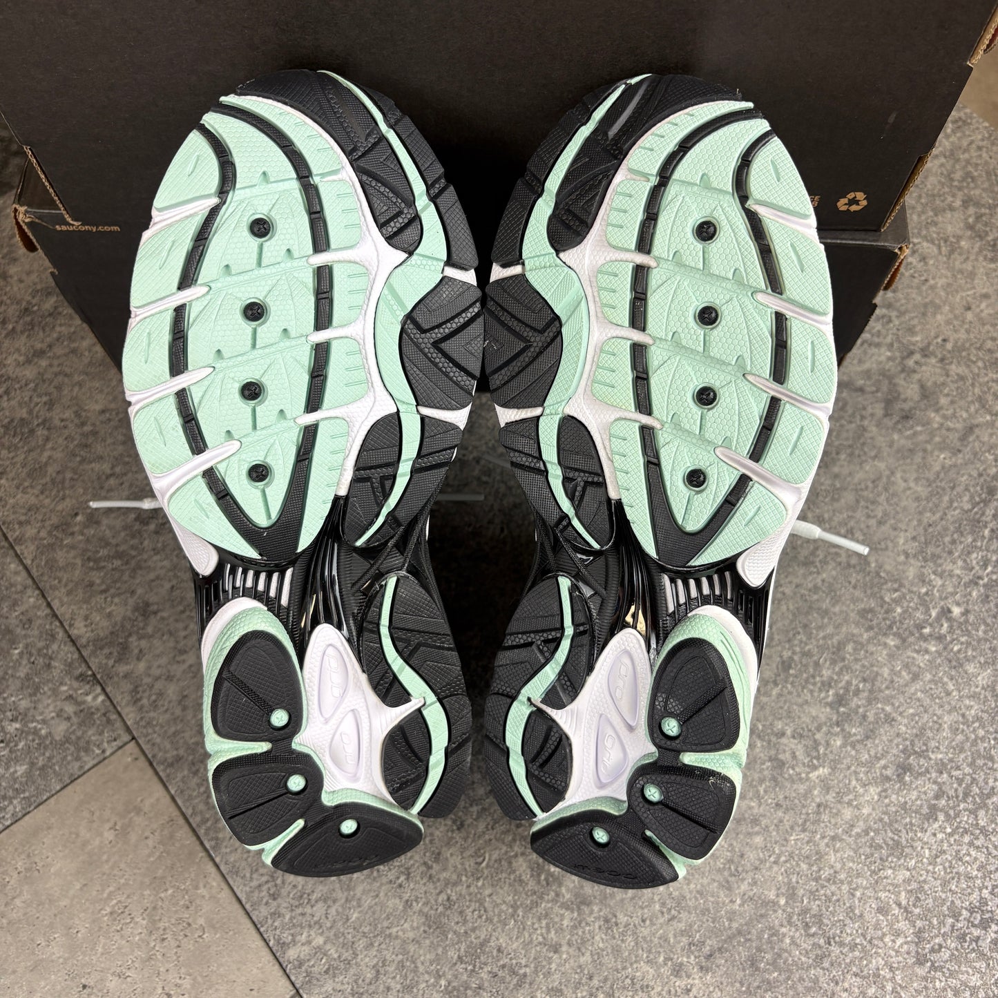 Saucony Pro Grid Omni 9 “Aqua” - Women’s
