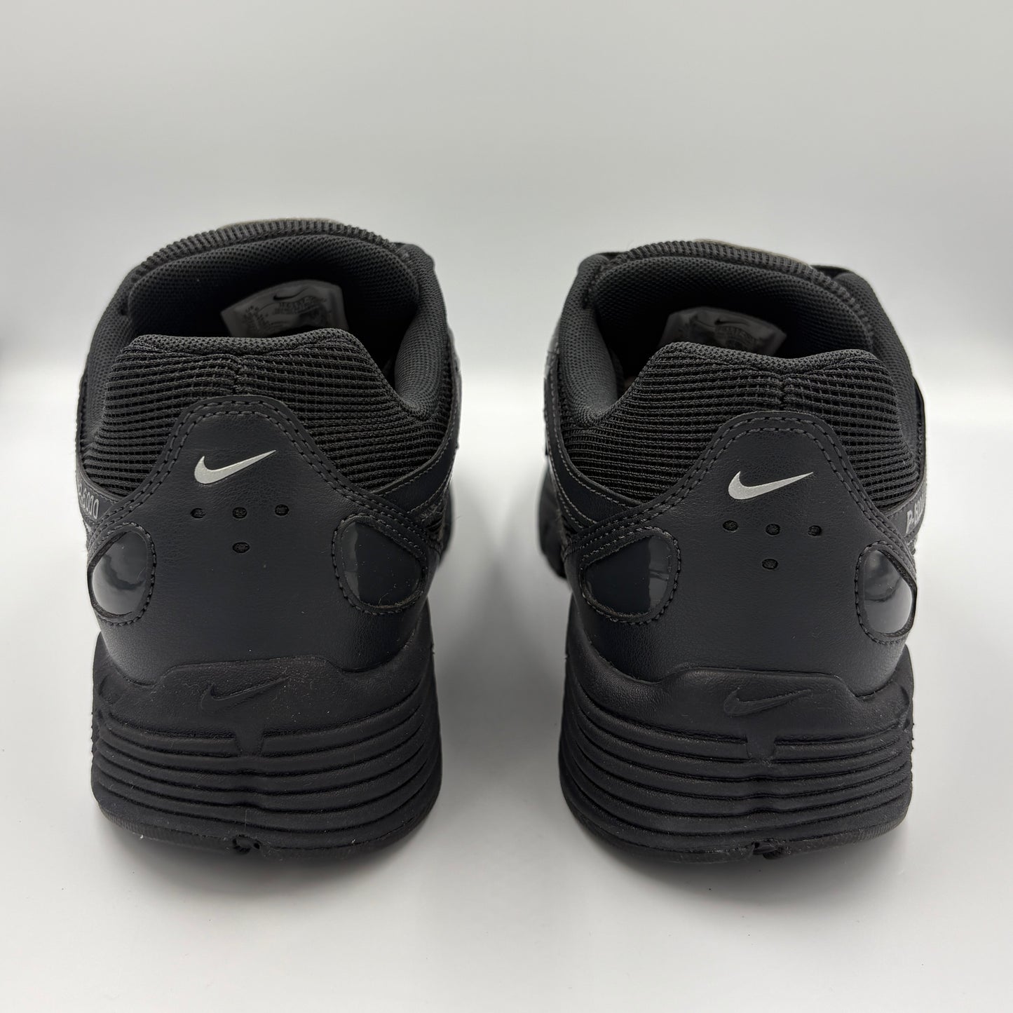 Nike “Off Noir” P 6000