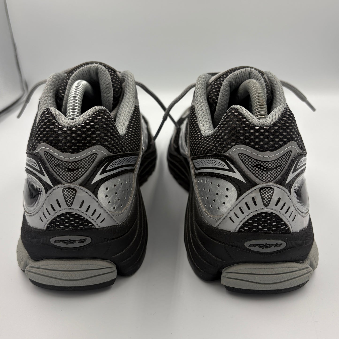 Saucony ProGrid “Black / Silver ” Omni 9