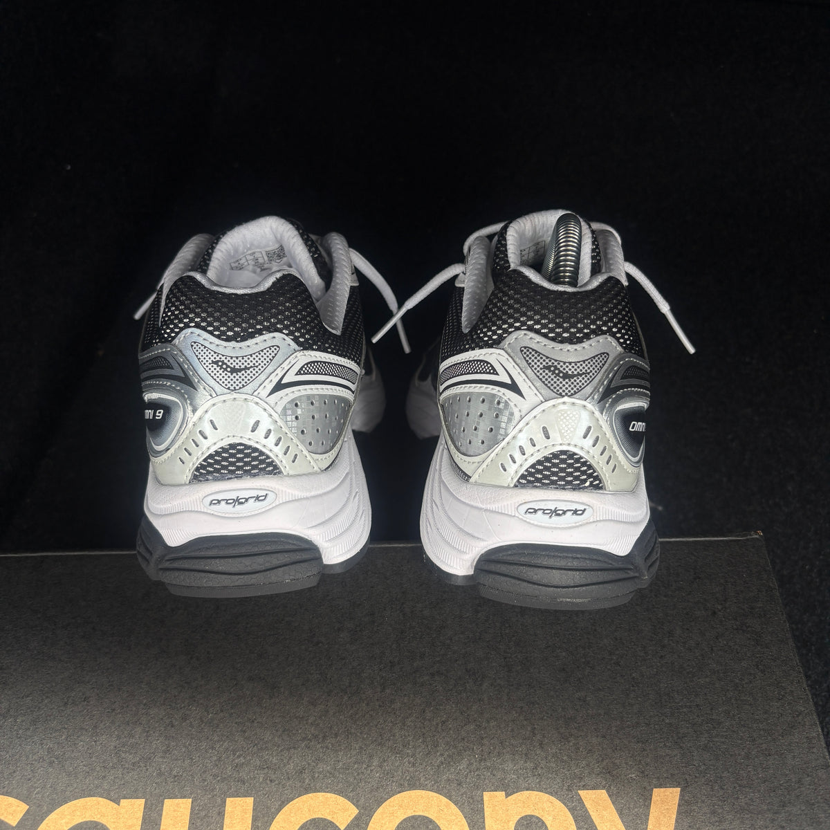 Saucony Pro Grid Omni 9 “Black / White”